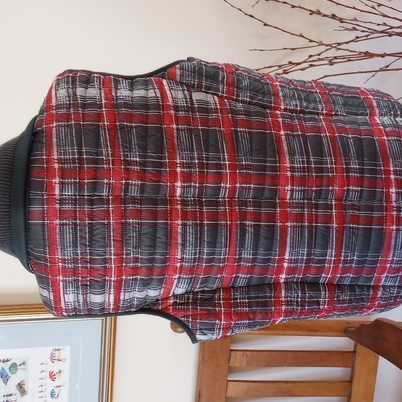 COPY - Tribal Ladies Plaid Nylon Vest Size:XLarge Color:Gray and Red - Picture 4 of 10